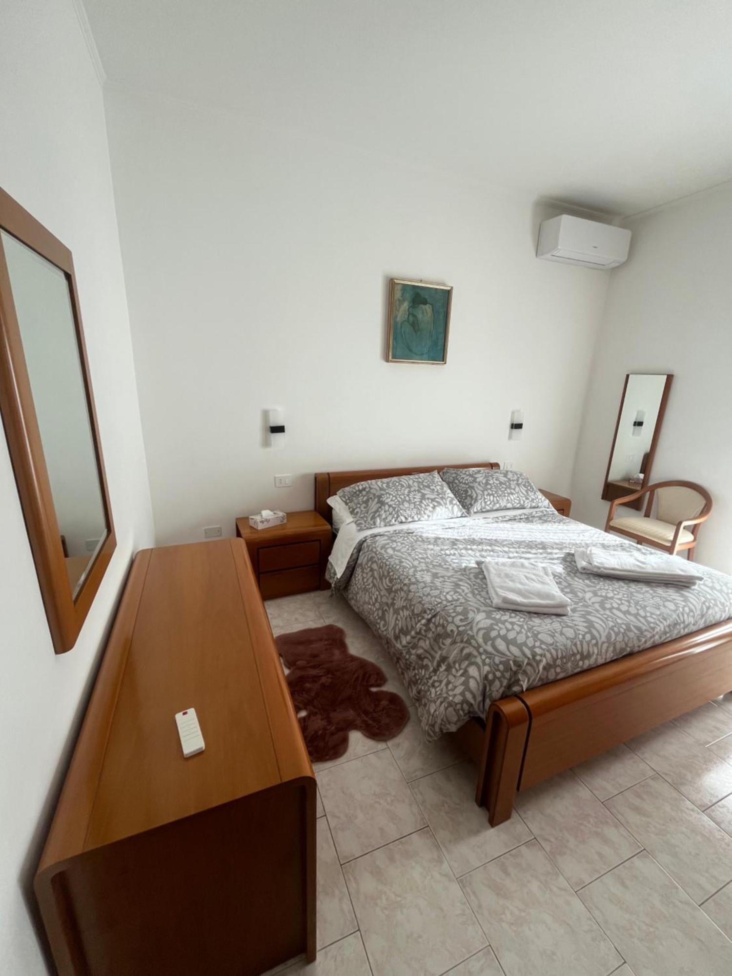 Casa Vacanze Tardy E Benech 사보나 외부 사진